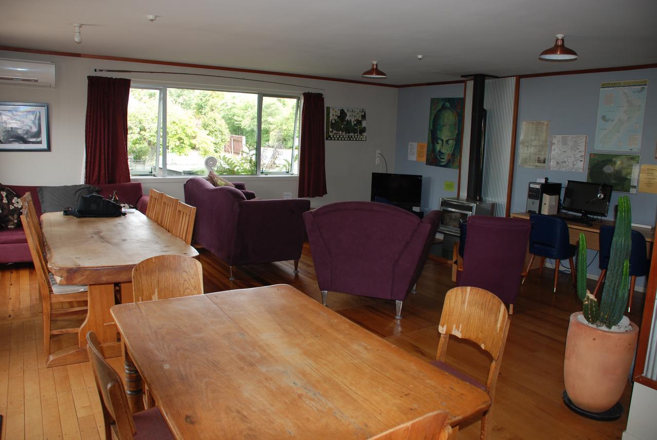 Riverstone Lodge Turangi Extérieur photo The common room at the centre