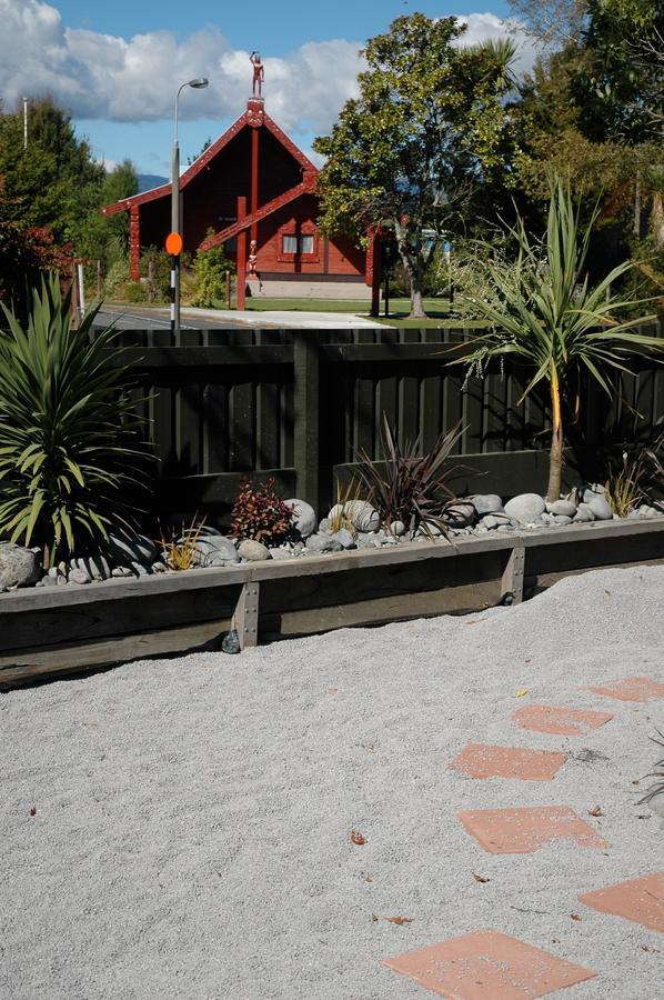 Riverstone Lodge Turangi Extérieur photo A raised bed made from recycled plastic