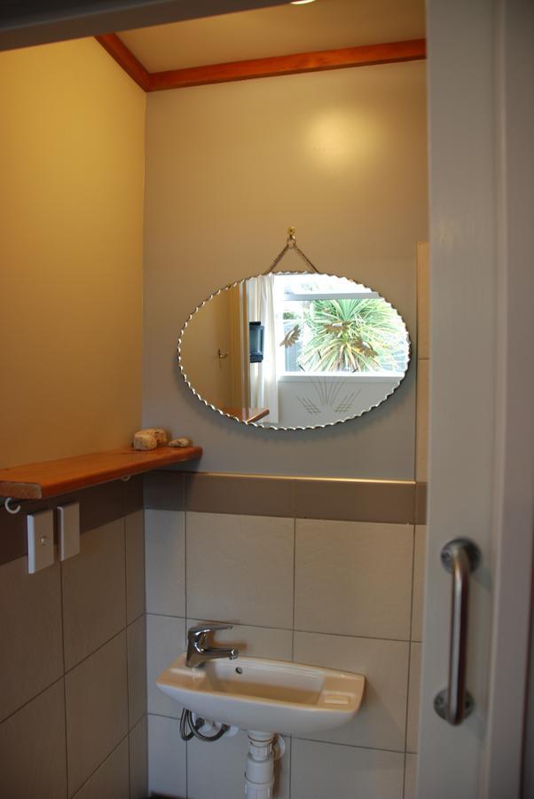 Riverstone Lodge Turangi Extérieur photo A mirror